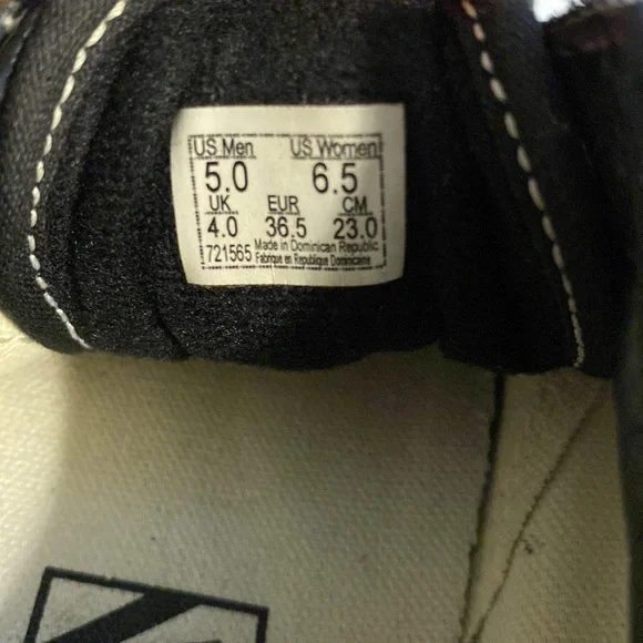 Women’s Vans Old Skool Shoes - Picture 5 of 6